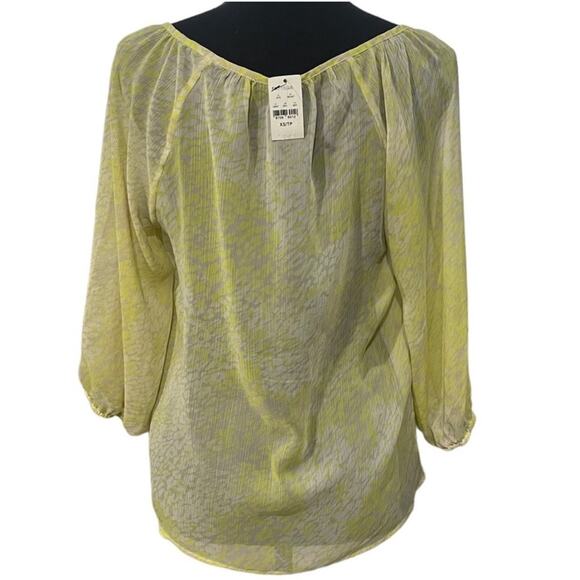 NWT! Express Yellow Sheer Flowy Side Tie Blouse - Size XS - Picture 4 of 5